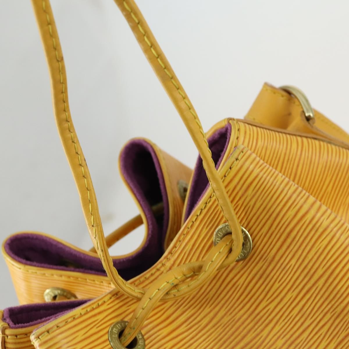 Louis Vuitton Noe Epi Leather Yellow Leather Shoulder Bag Bag (Pre-Owned)