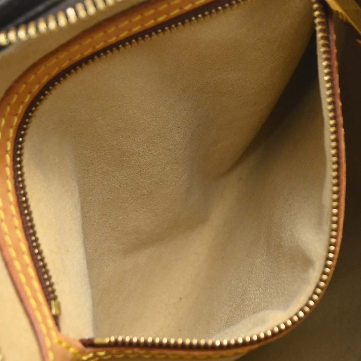 Louis Vuitton Looping Monogram Canvas Brown Canvas Handbag (Pre-Owned)