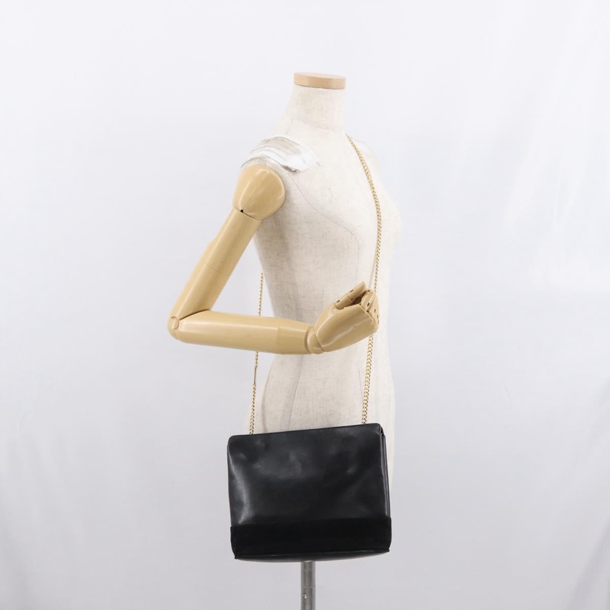 Salvatore Ferragamo Vintage Leather Black Leather Shoulder Bag Bag (Pre-Owned)