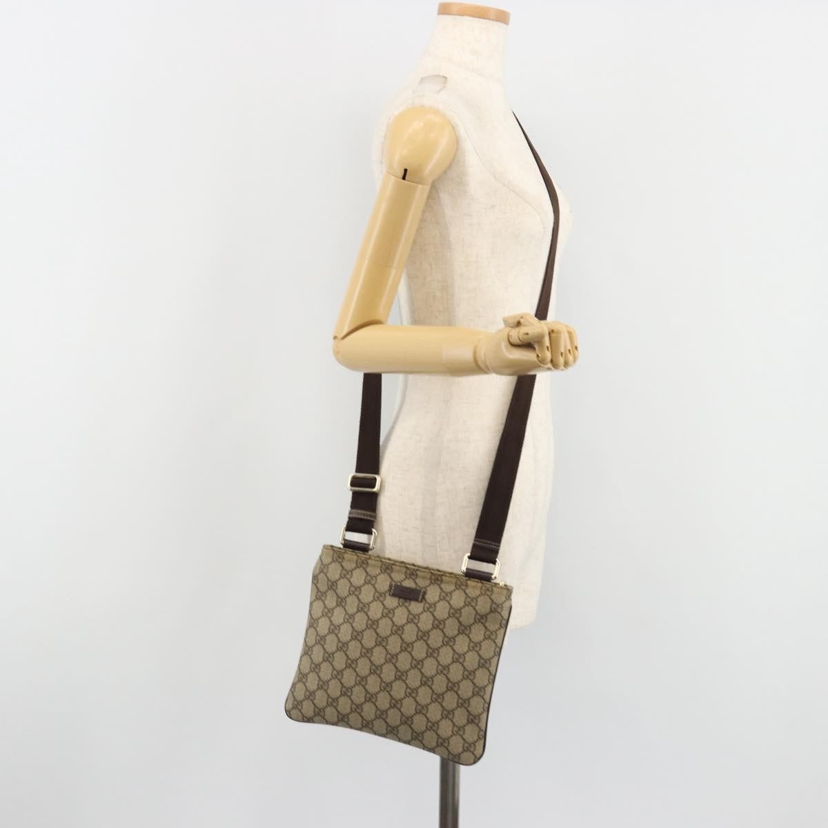 Gucci Zip Top Messenger Gg Canvas With Leather Beige Canvas Crossbody Bag Bag (Pre-Owned)