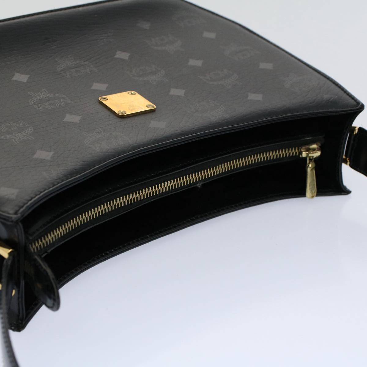 MCM Vintage Vicetos Leather Black Leather Shoulder Bag Bag (Pre-Owned)