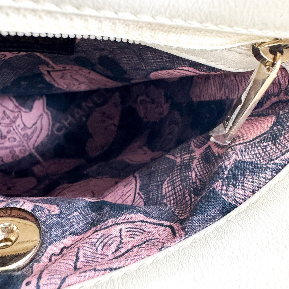 Chanel Cc Lock Flap Bucket Quilted Lambskin White Leather Shoulder Bag Bag (Pre-Owned)