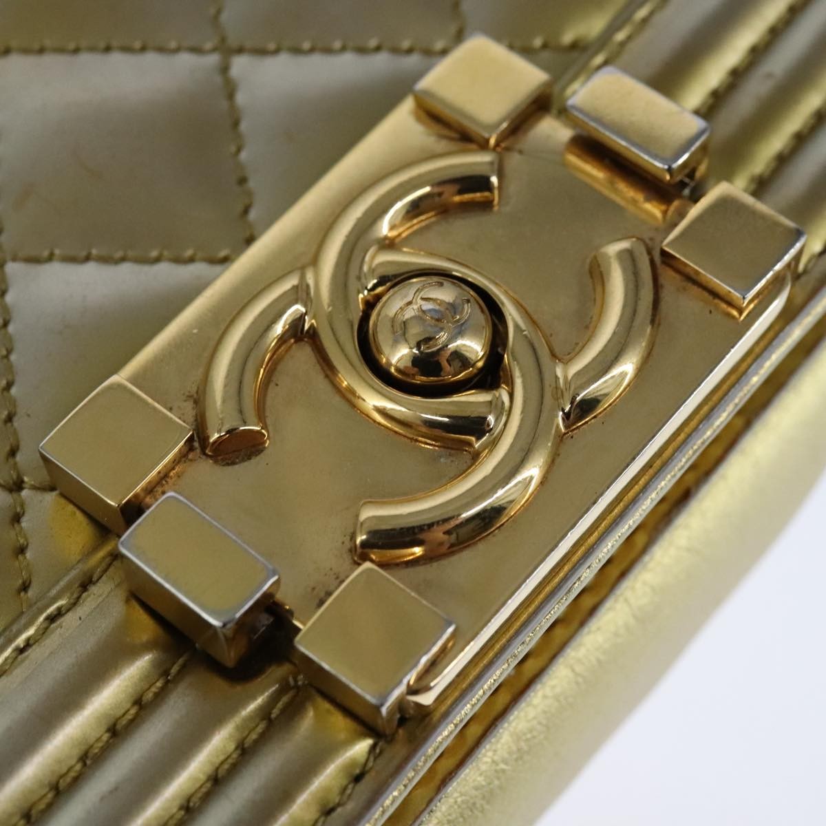 Chanel Boy Flap Quilted Patent Gold Patent_Leather Shoulder Bag Bag (Pre-Owned)