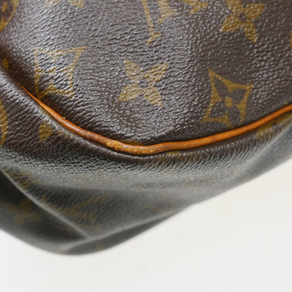 Louis Vuitton Saumur Monogram Canvas Brown Canvas Handbag (Pre-Owned)