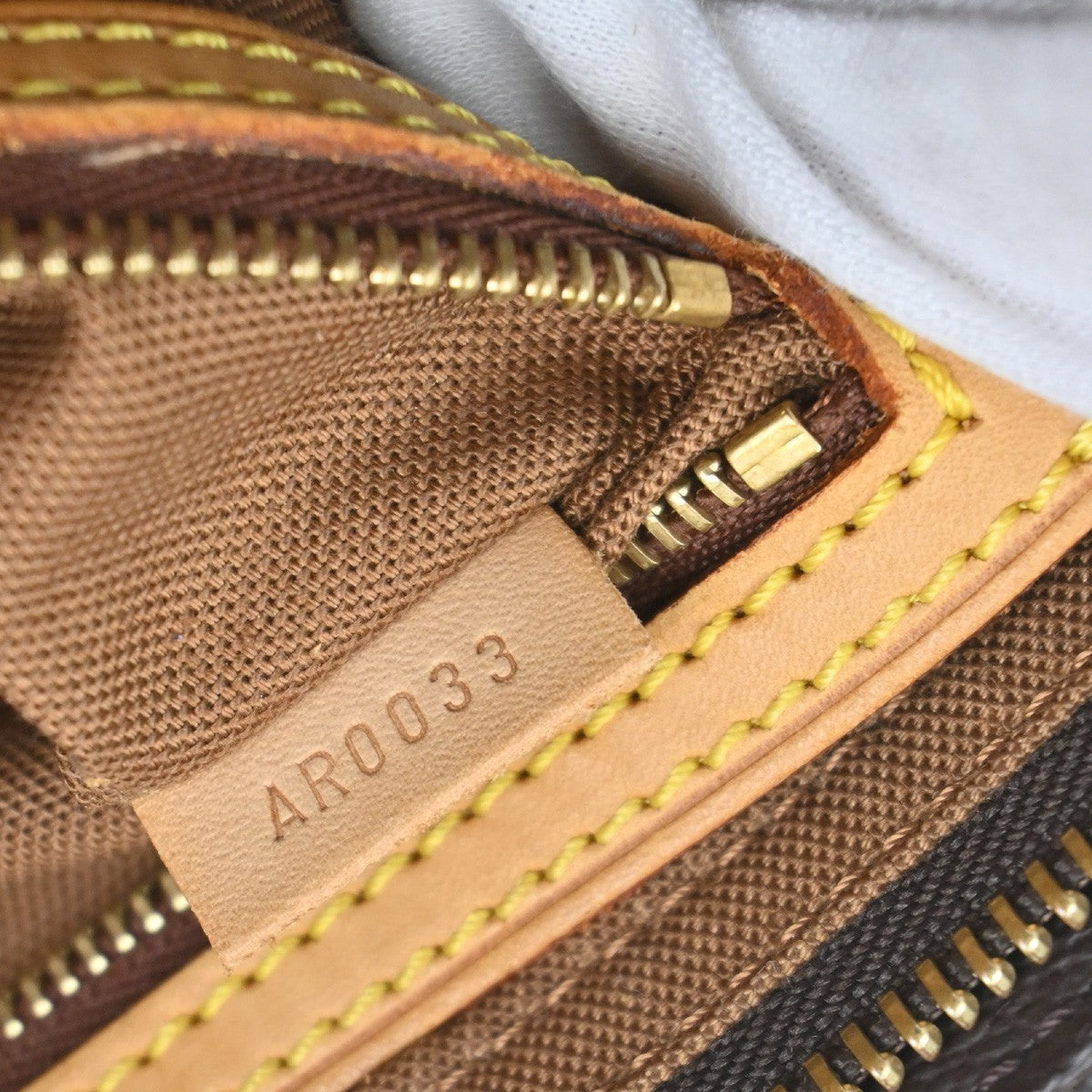 Louis Vuitton Trotteur Monogram Canvas Brown Canvas Shoulder Bag Bag (Pre-Owned)