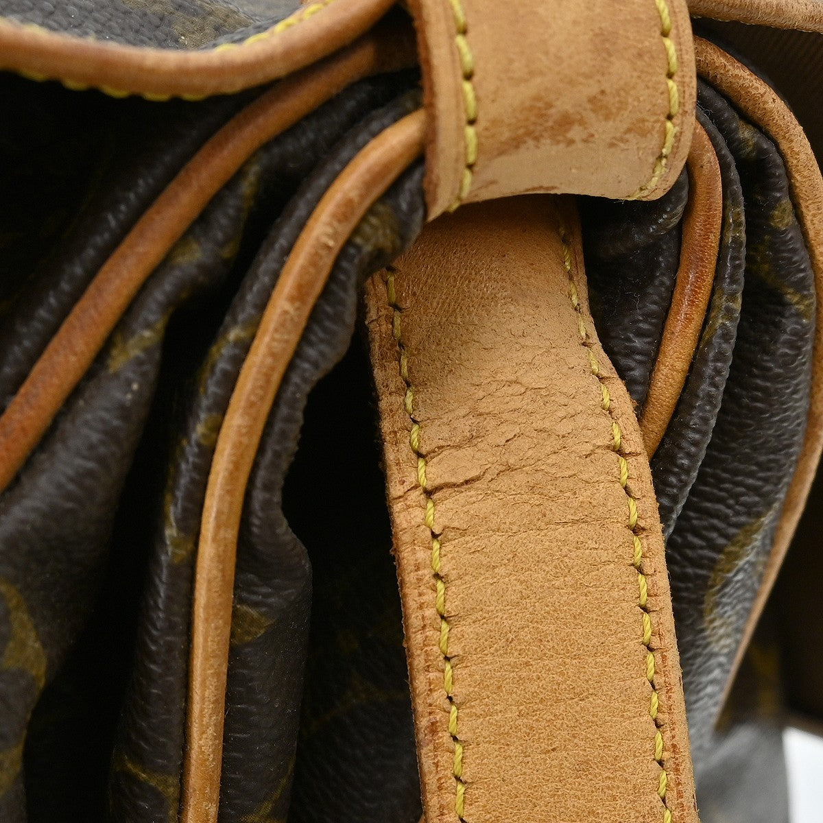 Louis Vuitton Saumur Monogram Canvas Brown Canvas Handbag (Pre-Owned)
