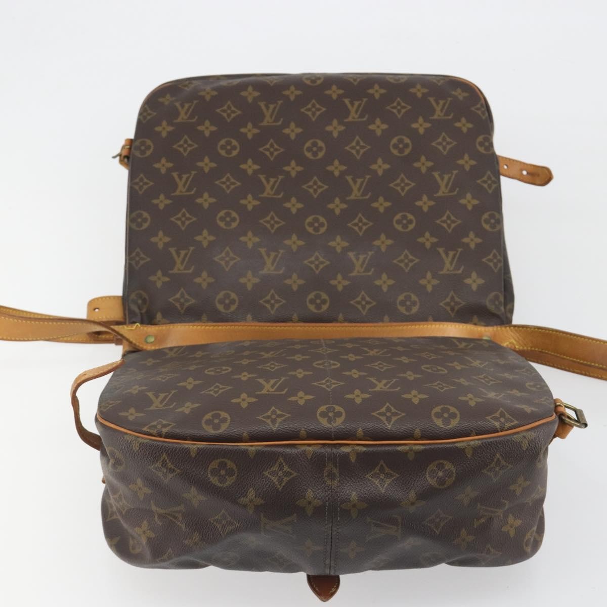 Louis Vuitton Saumur Monogram Canvas Brown Canvas Handbag (Pre-Owned)