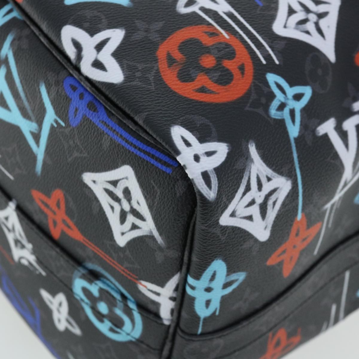 Louis Vuitton Keepall Bandouliere Graffiti Monogram Eclipse Canvas Multicolour Canvas Bag (Pre-Owned)