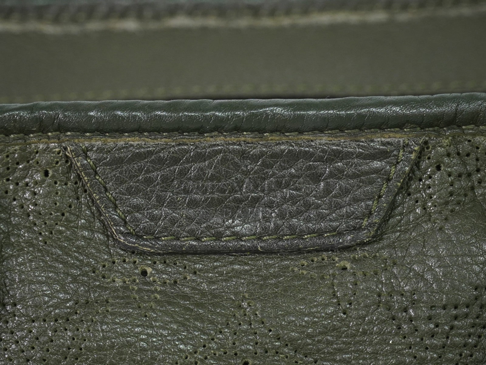 Louis Vuitton Stellar Mahina Leather Khaki Leather Handbag (Pre-Owned)