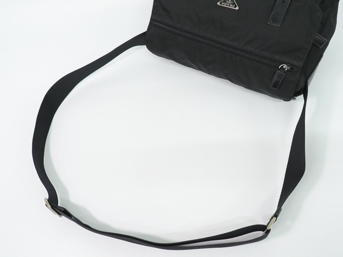 Prada Zip Buckle Messenger Tessuto Black Nylon Shoulder Bag Bag (Pre-Owned)