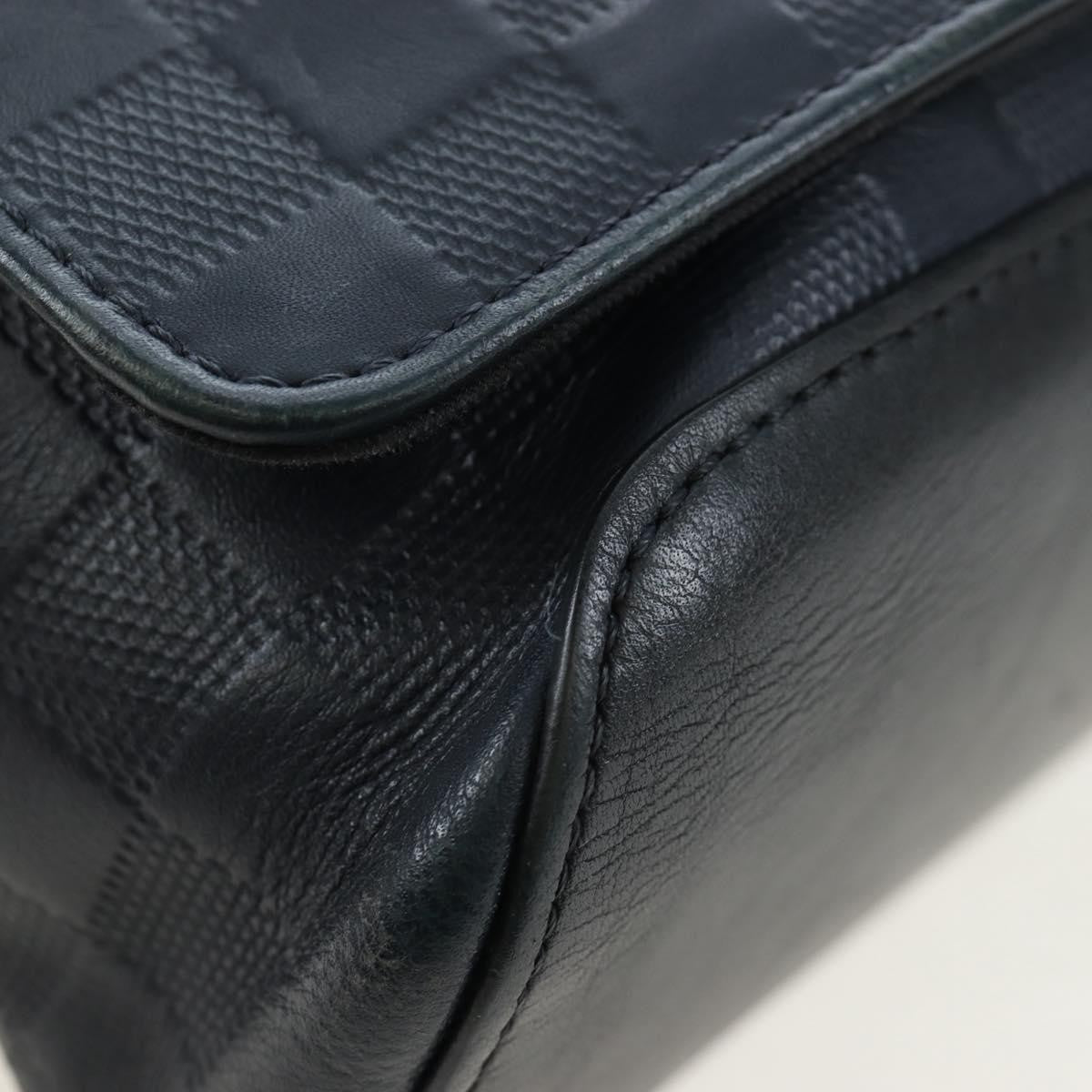 Louis Vuitton District Messenger Damier Infini Leather Black Leather Shoulder Bag Bag (Pre-Owned)