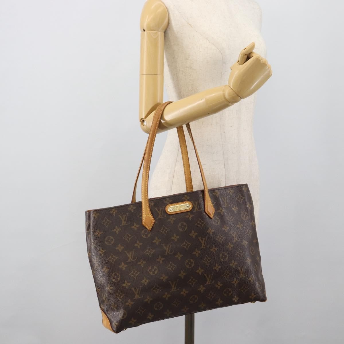 Louis Vuitton Wilshire Monogram Canvas Brown Canvas Handbag (Pre-Owned)