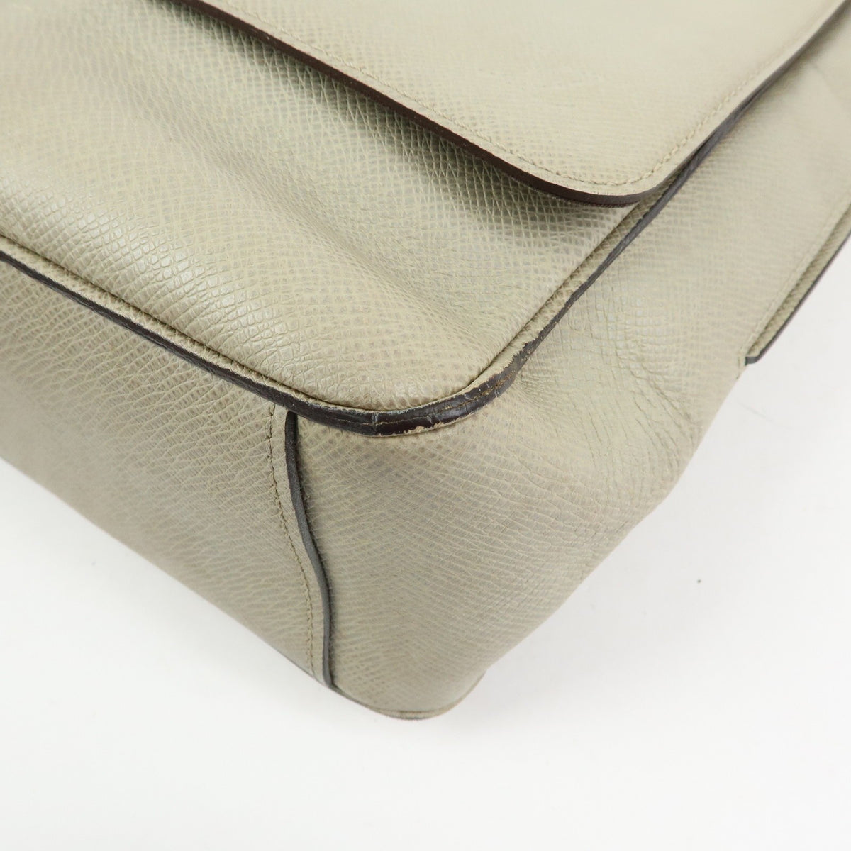 Louis Vuitton Milo Messenger Taiga Leather Beige Leather Handbag (Pre-Owned)