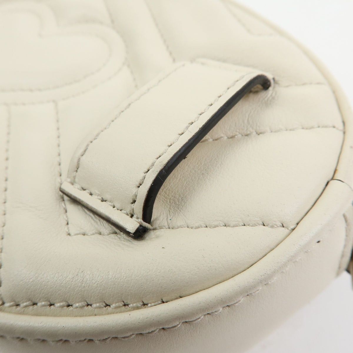Gucci Gg Marmont Belt Embellished Matelasse Leather Beige Leather Handbag (Pre-Owned)