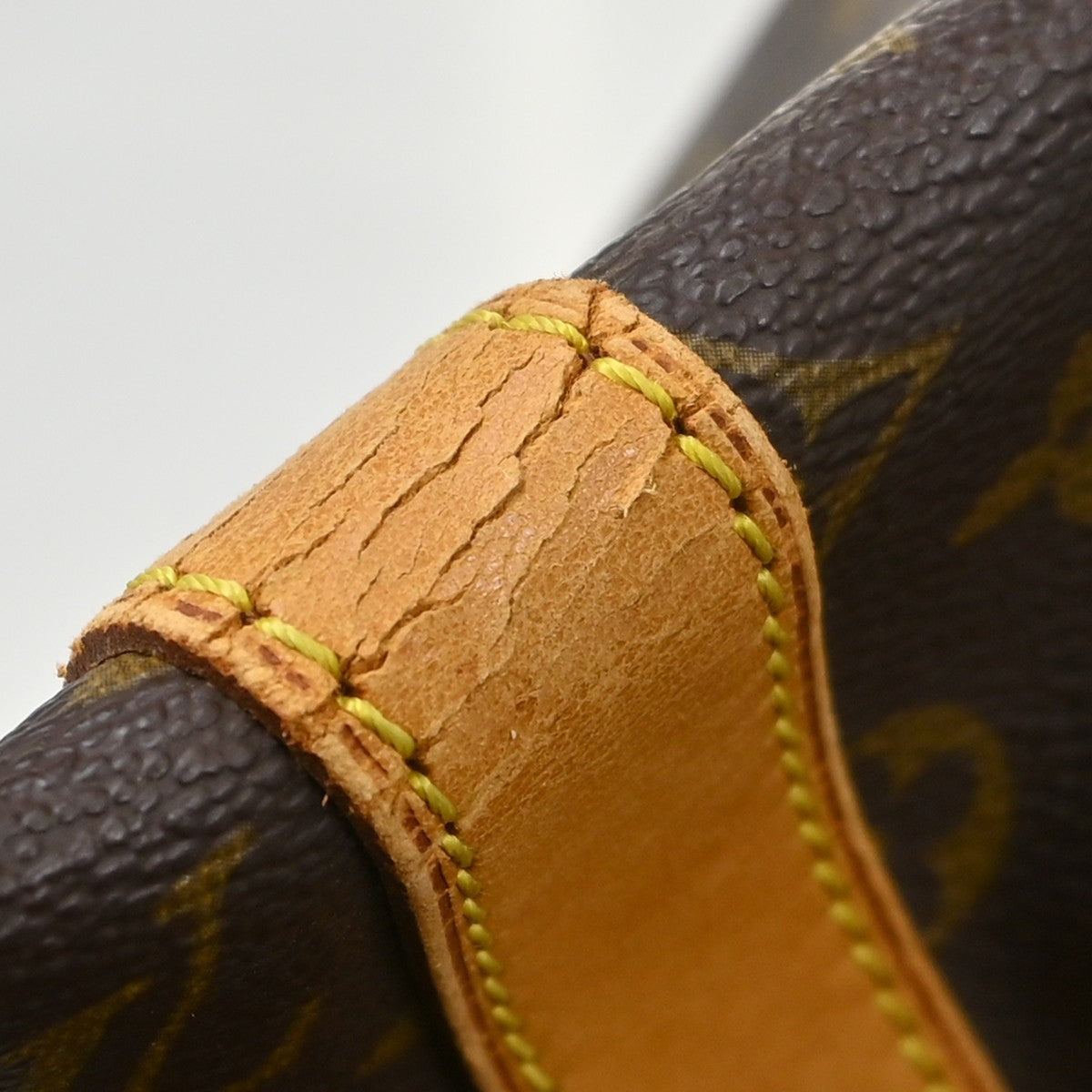 Louis Vuitton Keepall Monogram Canvas Brown Canvas Travel Bag Bag (Pre-Owned)