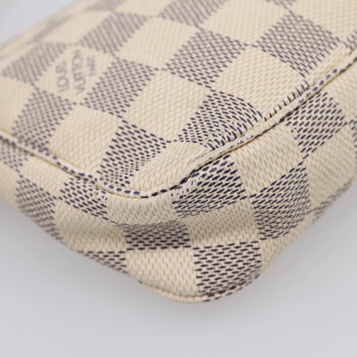 Louis Vuitton Pochette Accessoires Nm Damier White Canvas Clutche & Pouche Bag (Pre-Owned)