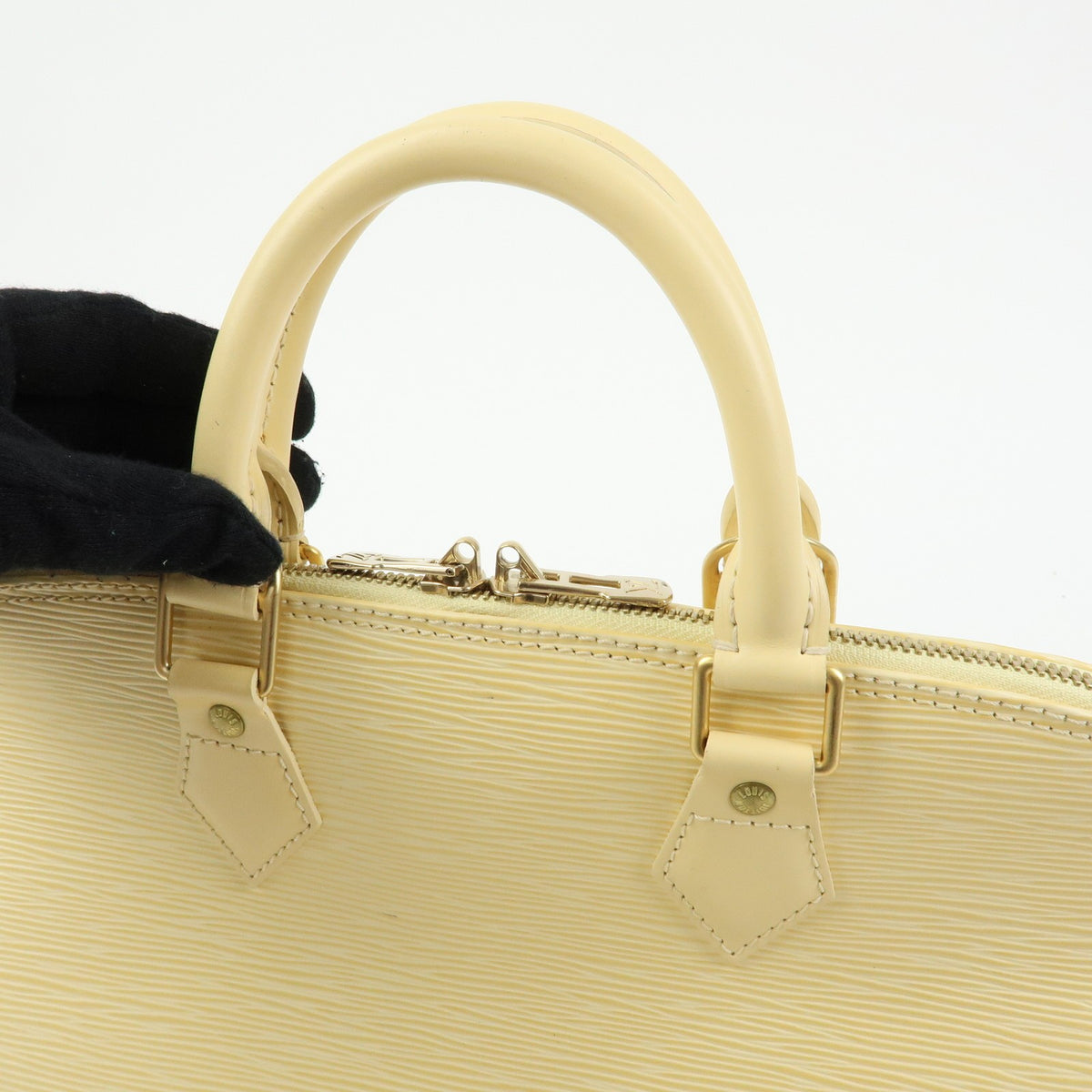 Louis Vuitton Alma Epi Leather Beige Leather Handbag (Pre-Owned)