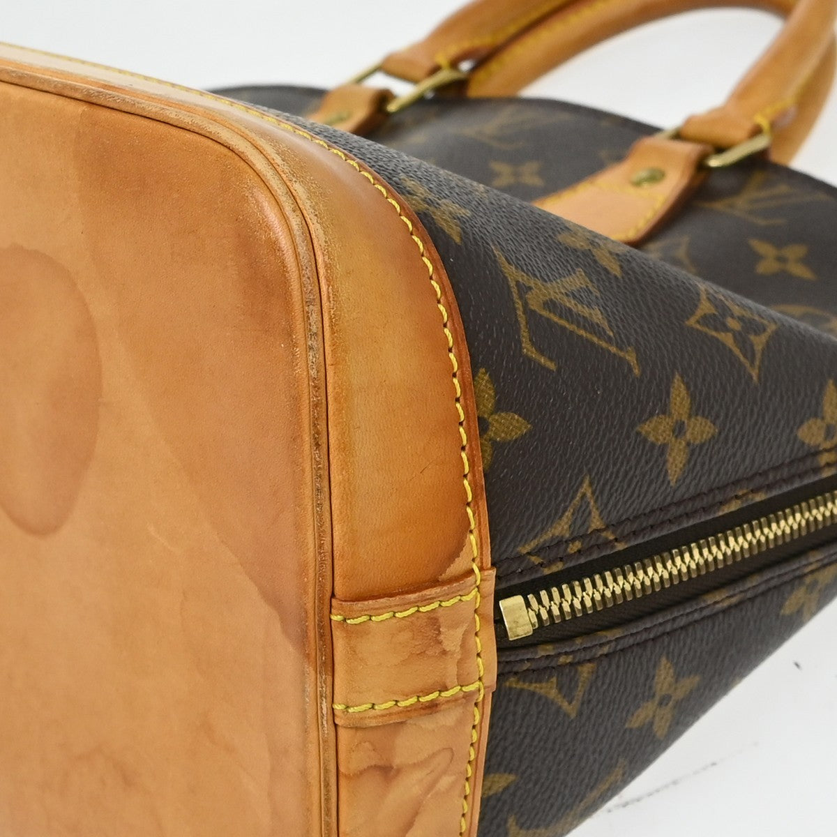 Louis Vuitton Alma Monogram Canvas Brown Canvas Handbag (Pre-Owned)