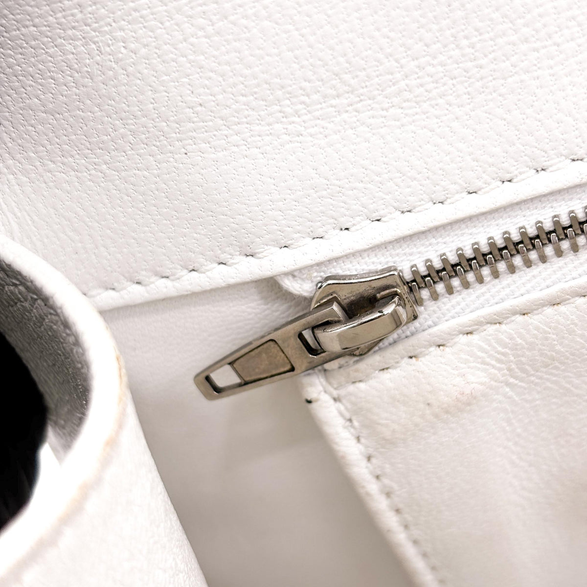 Balenciaga Hourglass Top Handle Leather White Leather Handbag (Pre-Owned)