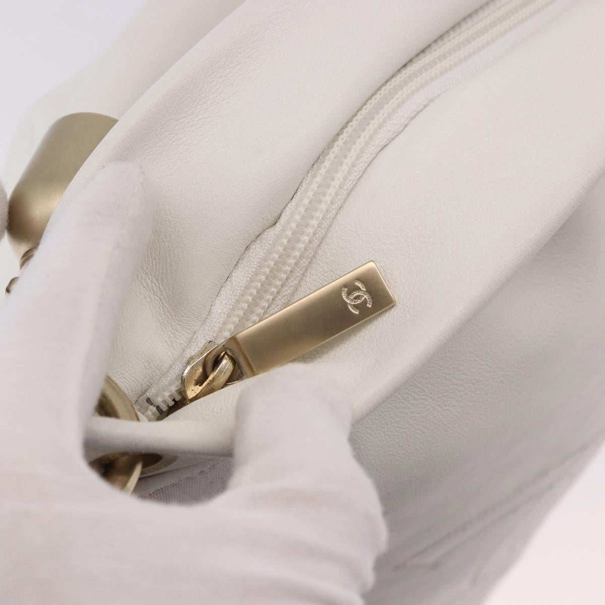Chanel Vintage Cc Handle Bucket Leather White Leather Handbag (Pre-Owned)