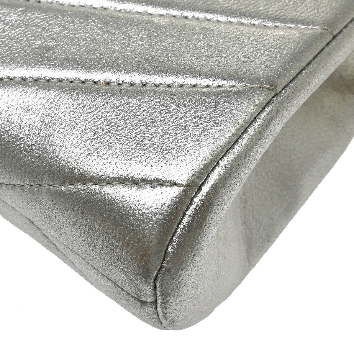 Chanel Vintage Crystal Cc Flap Chevron Leather Silver Leather Shoulder Bag Bag (Pre-Owned)