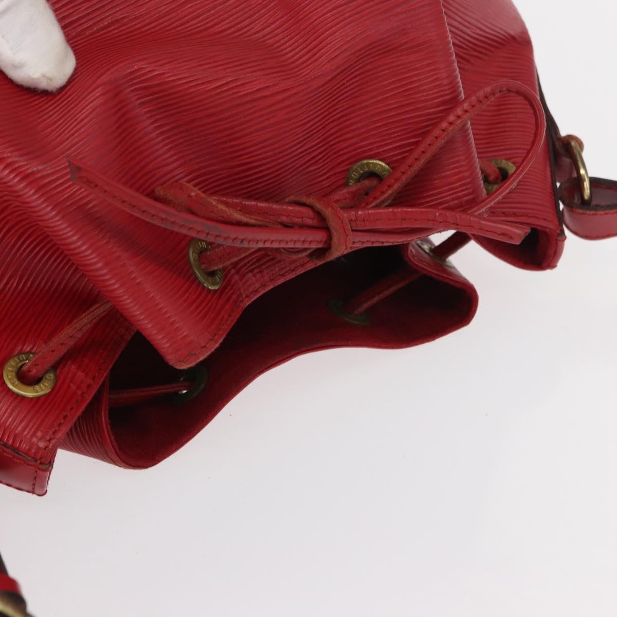 Louis Vuitton Petit Noe Epi Leather Red Leather Shoulder Bag Bag (Pre-Owned)