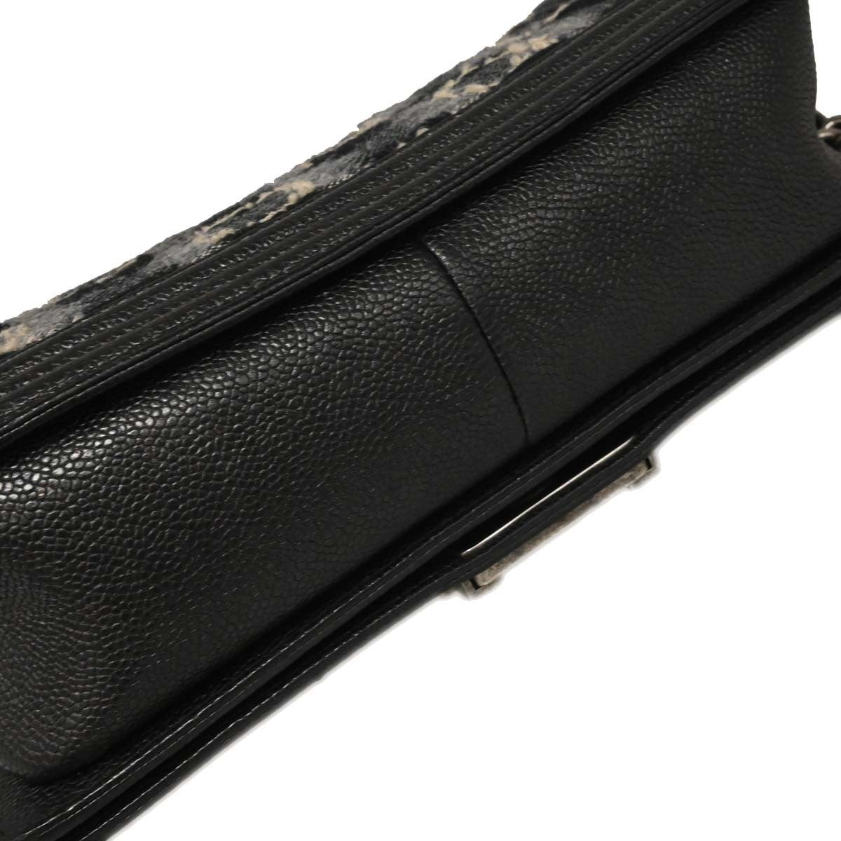 Chanel Boy Flap Tweed And Leather Black Leather Shoulder Bag Bag (Pre-Owned)