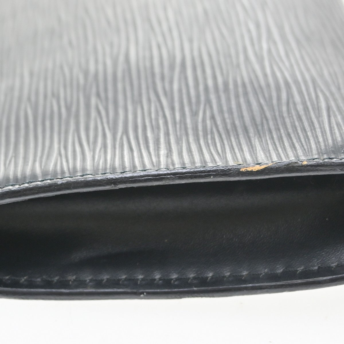 Louis Vuitton Pochette Accessoires Epi Leather Black Leather Clutche & Pouche Bag (Pre-Owned)