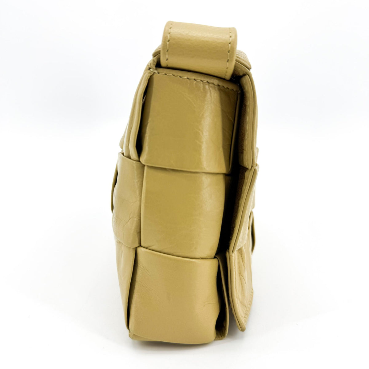 Bottega Veneta Cassette Maxi Intrecciato Leather Yellow Leather Crossbody Bag Bag (Pre-Owned)