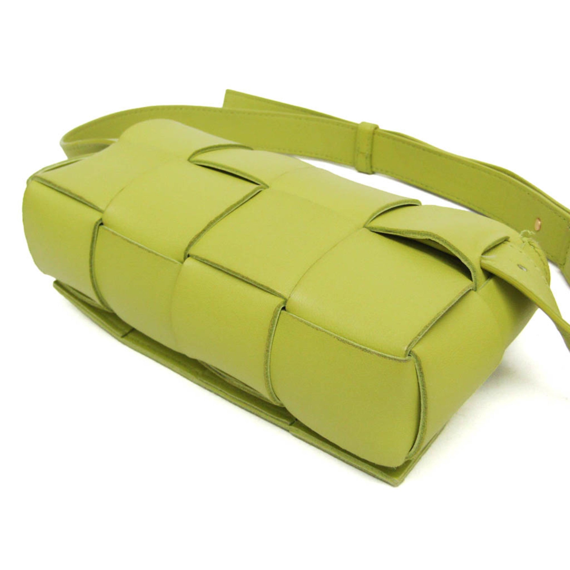 Bottega Veneta Cassette Leather Green Leather Clutche & Pouche Bag (Pre-Owned)