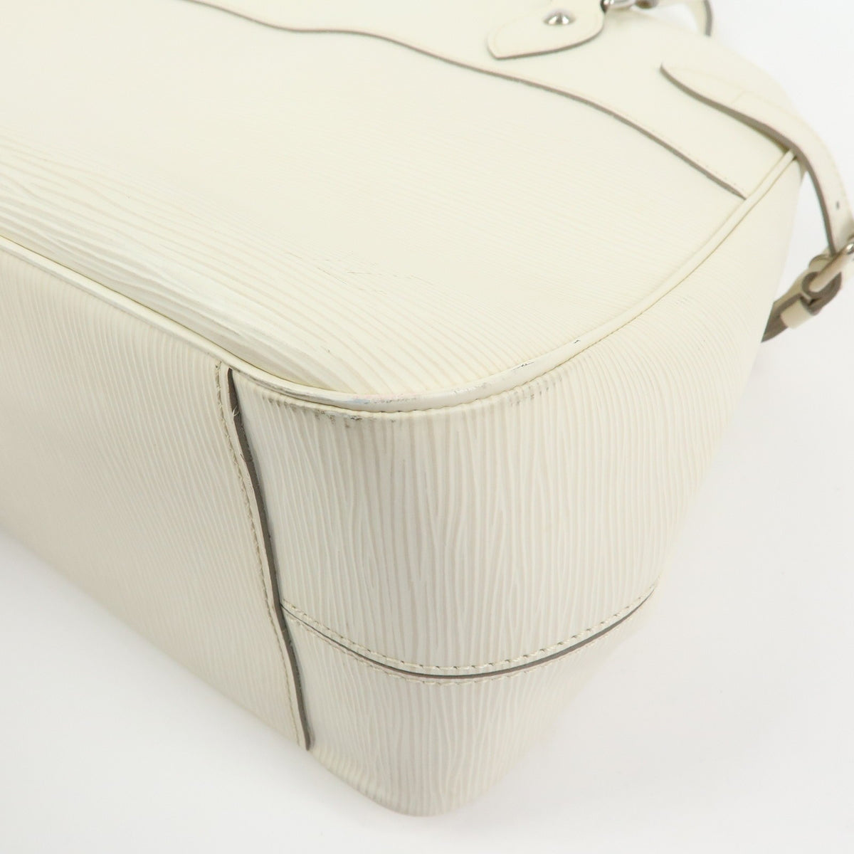 Louis Vuitton Passy Epi Leather White Leather Tote Bag Bag (Pre-Owned)