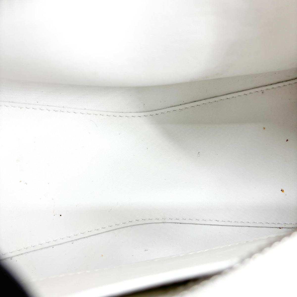 Balenciaga Neo Classic City Leather White Leather Handbag (Pre-Owned)