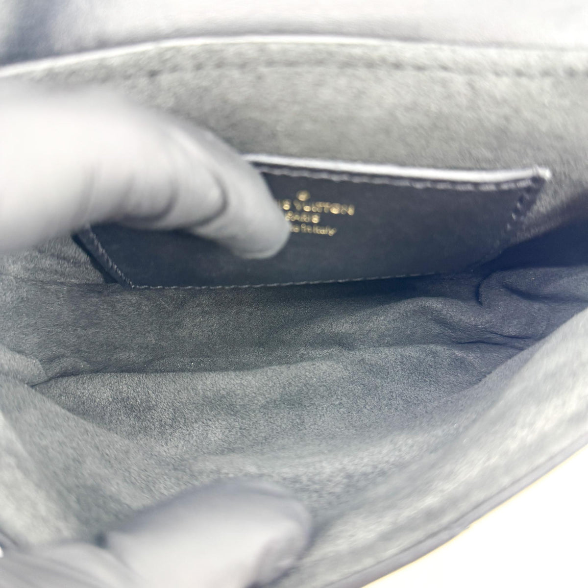Louis Vuitton New Wave Multi Pochette Quilted Leather Black Leather Clutche & Pouche Bag (Pre-Owned)