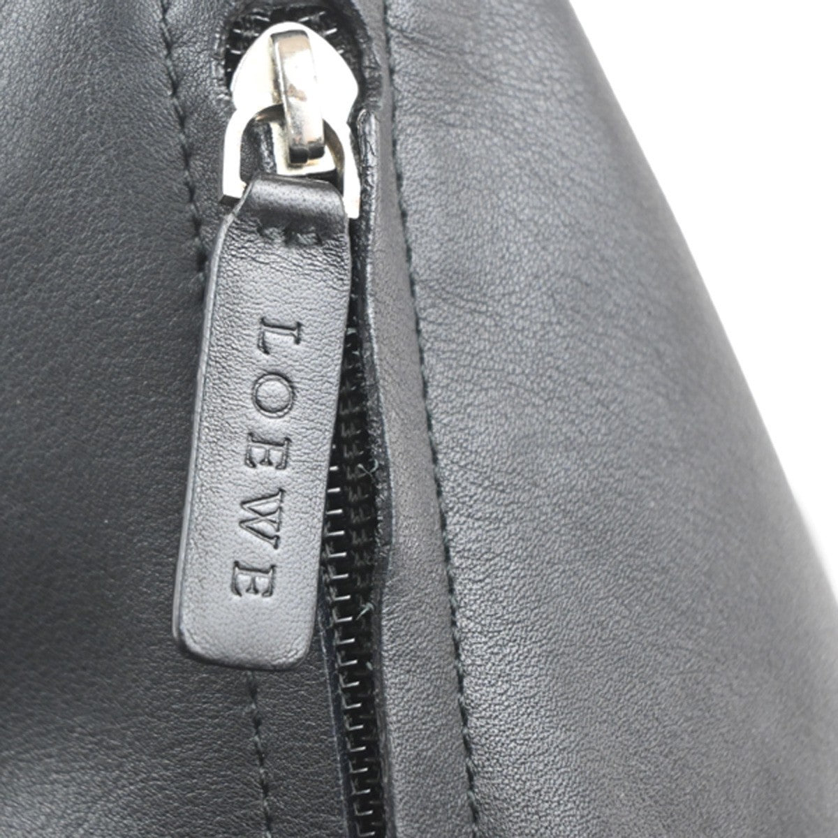 Loewe Vintage Leather Black Leather Shoulder Bag Bag (Pre-Owned)