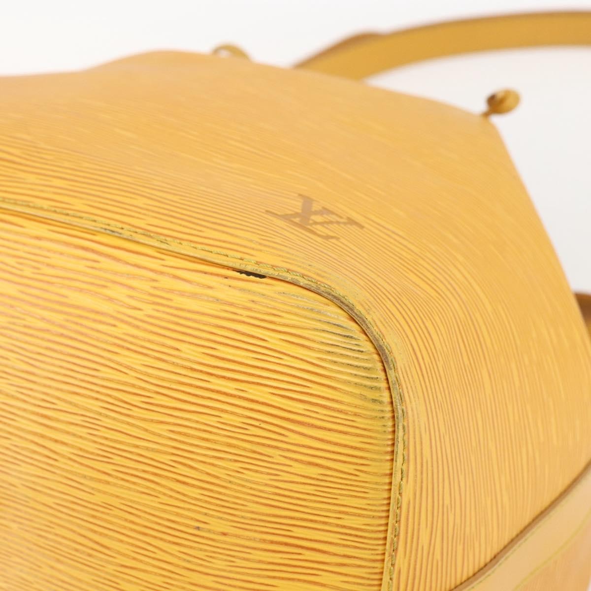 Louis Vuitton Petit Noe Epi Leather Yellow Leather Shoulder Bag Bag (Pre-Owned)