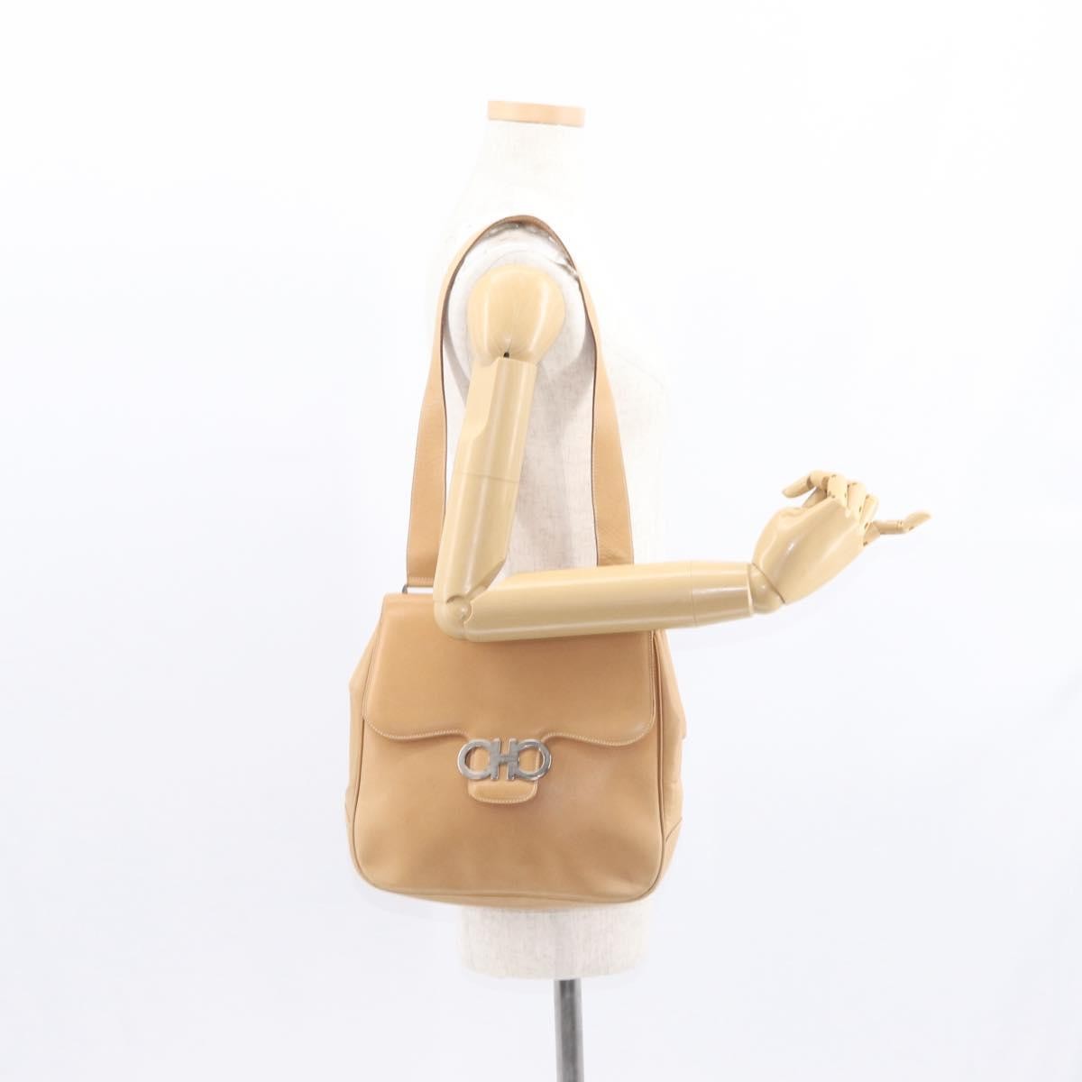 Salvatore Ferragamo Gancini Leather Beige Leather Shoulder Bag Bag (Pre-Owned)