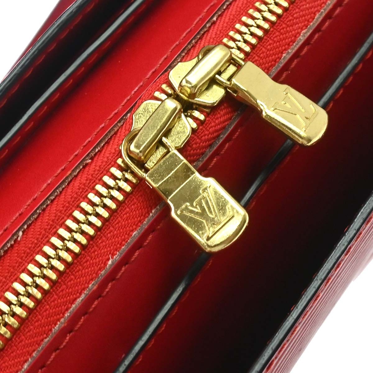 Louis Vuitton Pont Neuf Epi Red Leather Handbag (Pre-Owned)