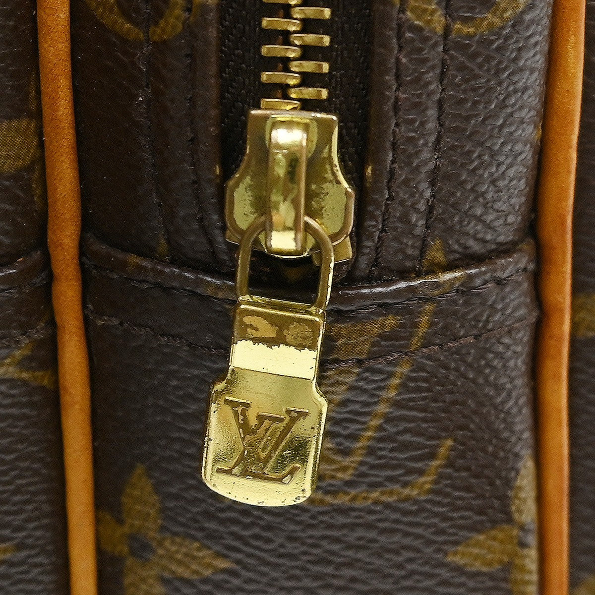 Louis Vuitton Reporter Monogram Canvas Brown Canvas Shoulder Bag Bag (Pre-Owned)