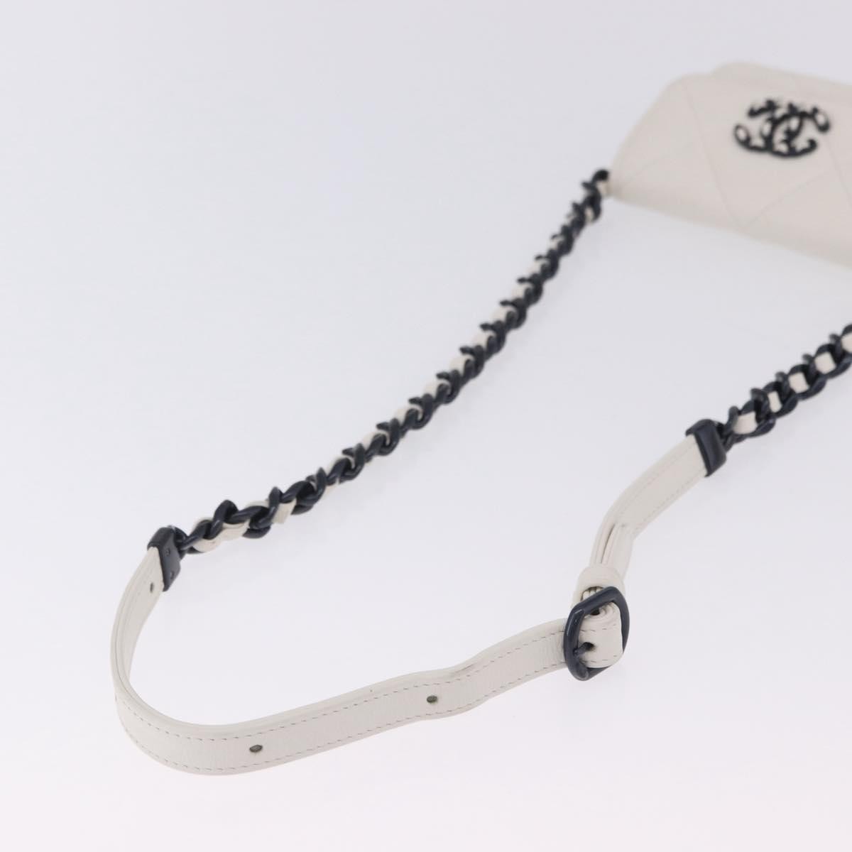 Chanel 19 Flap Coin Purse Belt Quilted Lambskin White Leather Clutche & Pouche Bag (Pre-Owned)