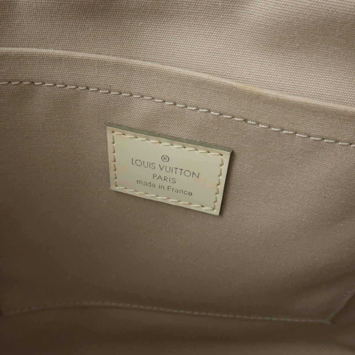 Louis Vuitton Passy Epi Leather White Leather Tote Bag Bag (Pre-Owned)
