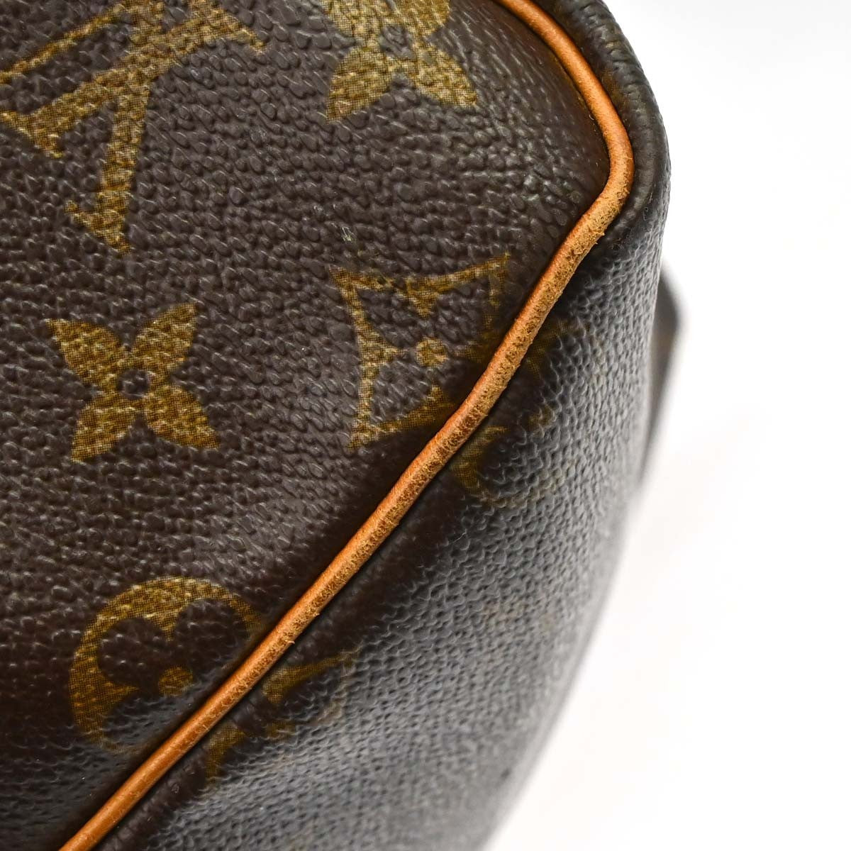 Louis Vuitton Keepall Monogram Canvas Brown Canvas Travel Bag Bag (Pre-Owned)