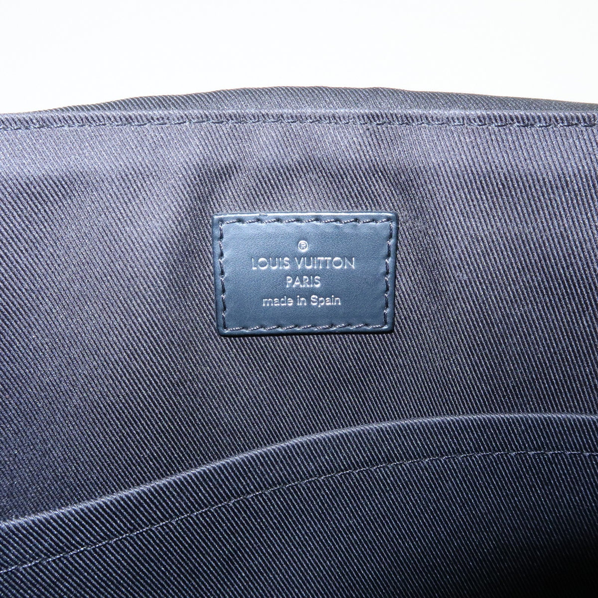 Louis Vuitton District Messenger Monogram Eclipse Canvas Gray Canvas Handbag (Pre-Owned)