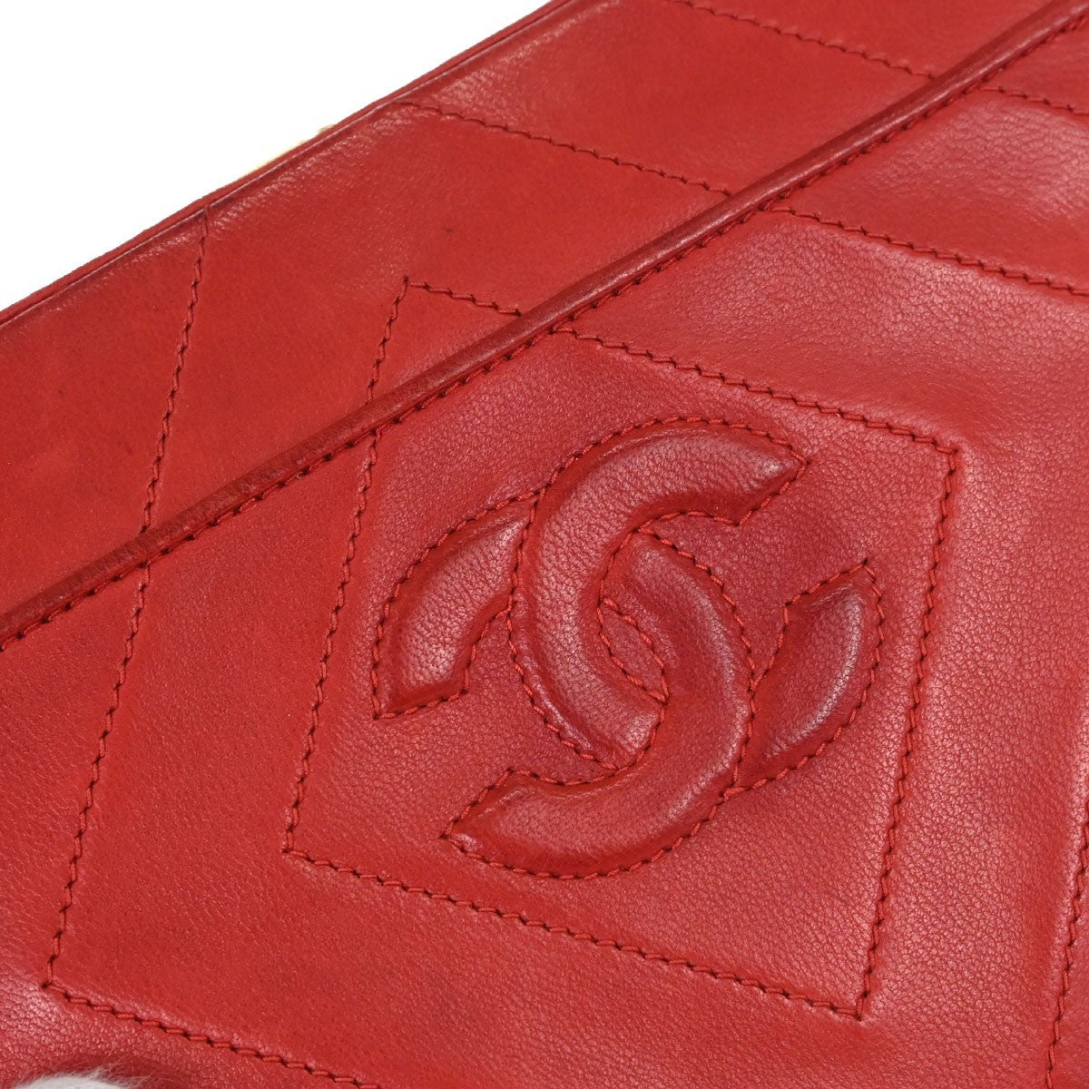 Chanel Camera Chevron Lambskin Red Leather Handbag (Pre-Owned)