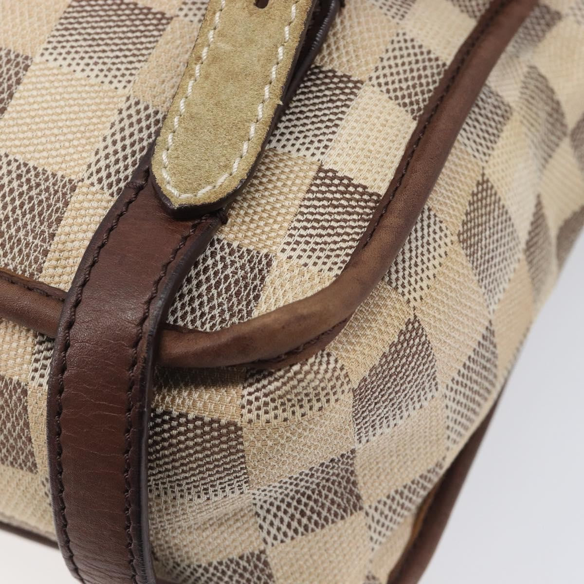 Louis Vuitton Trotteur Damier Lune White Canvas Handbag (Pre-Owned)