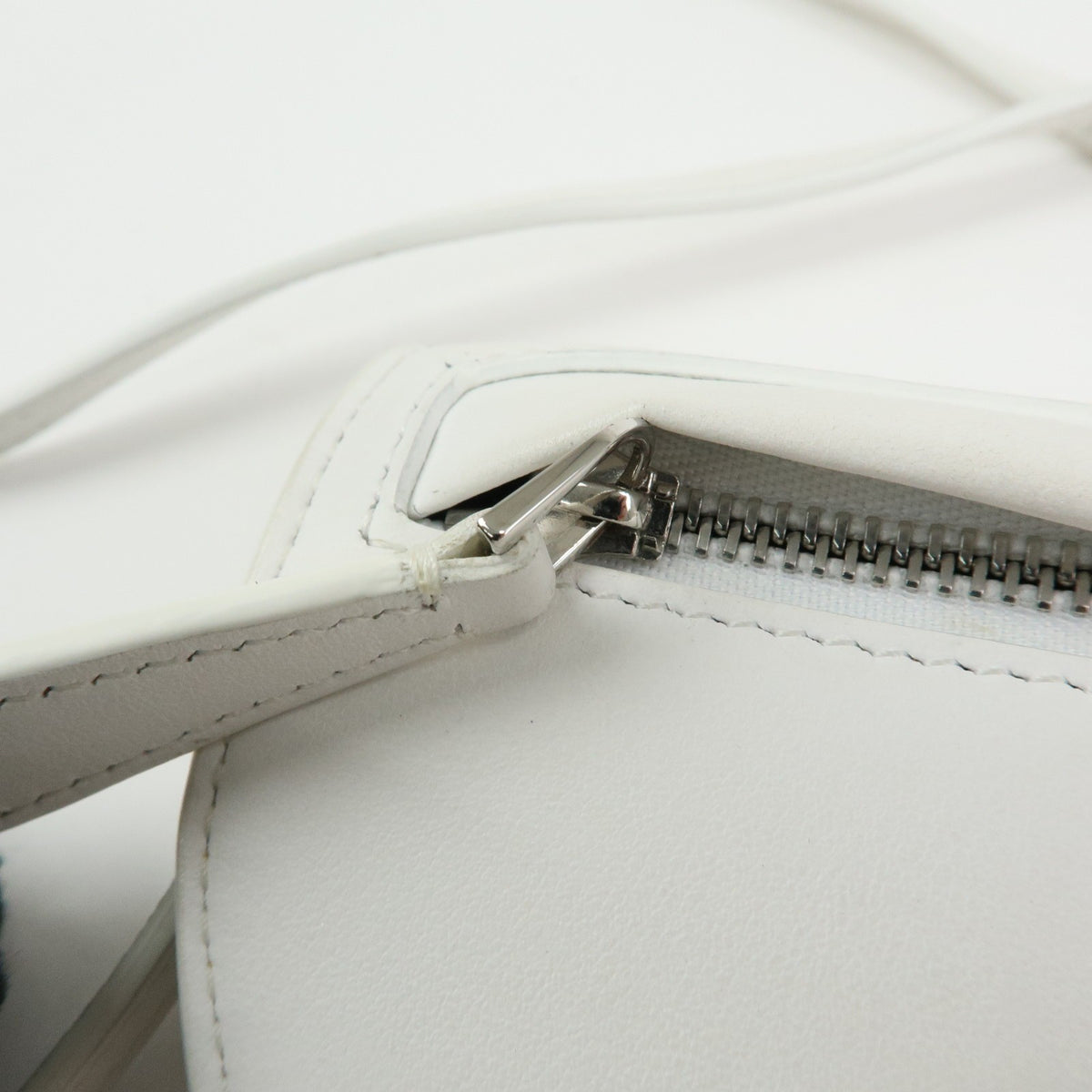 Burberry Olympia Flap Leather White Leather Handbag (Pre-Owned)