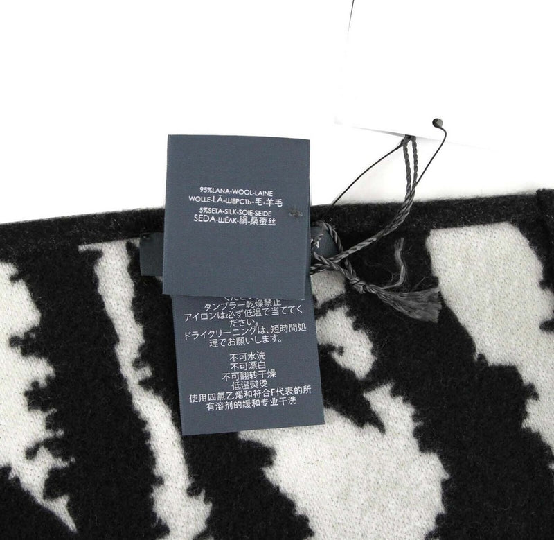 Alexander McQueen Women's Black / Ivory Wool / Silk MQ London Print Scarf 528844 1078