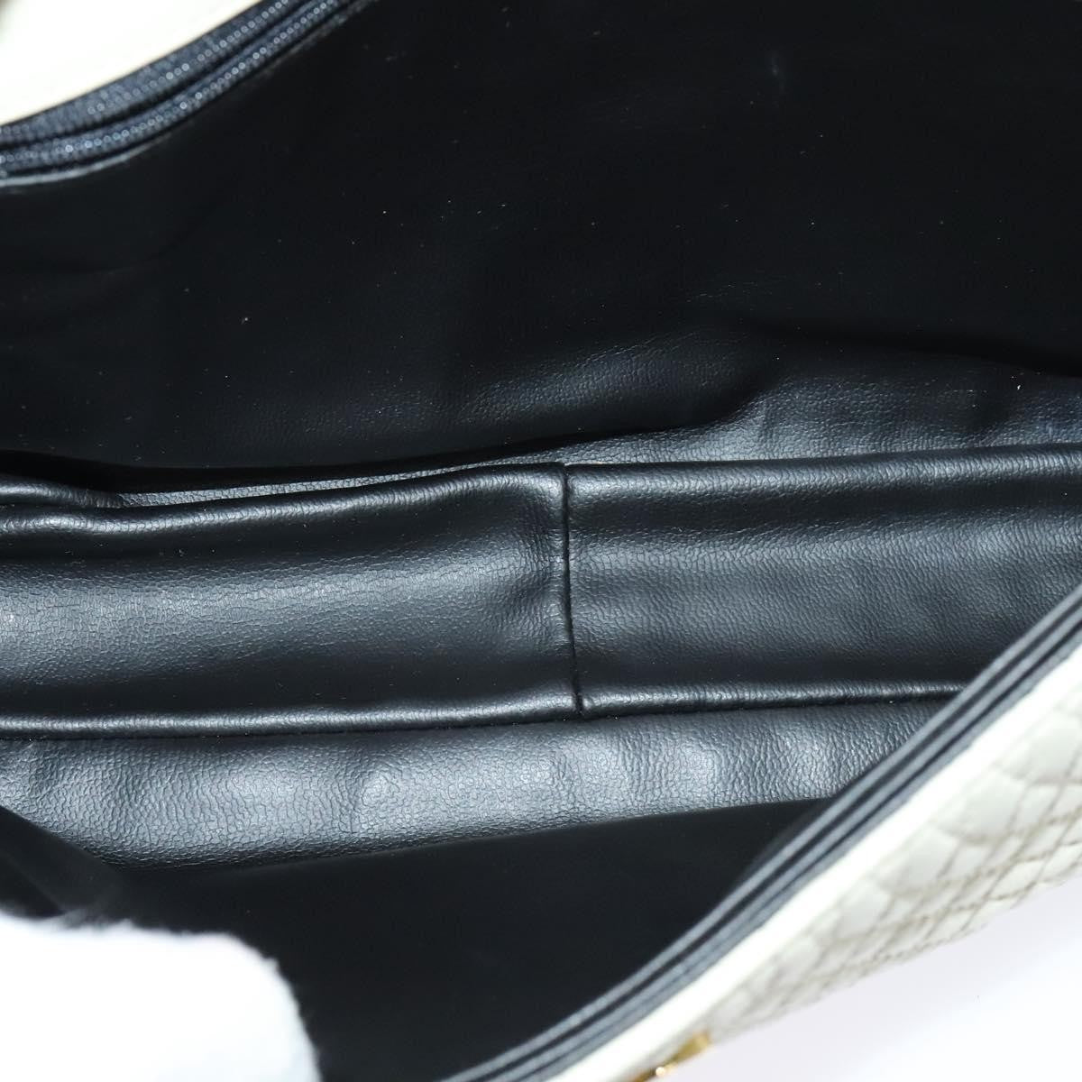 Bally Vintage Chain Quilted Leather White Leather Shoulder Bag Bag (Pre-Owned)
