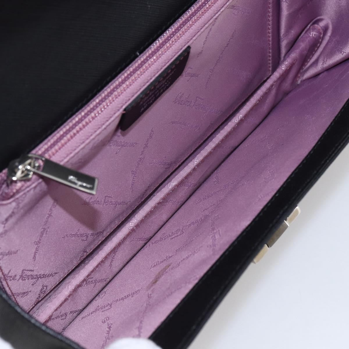 Salvatore Ferragamo Gancini Leather Black Leather Shoulder Bag Bag (Pre-Owned)