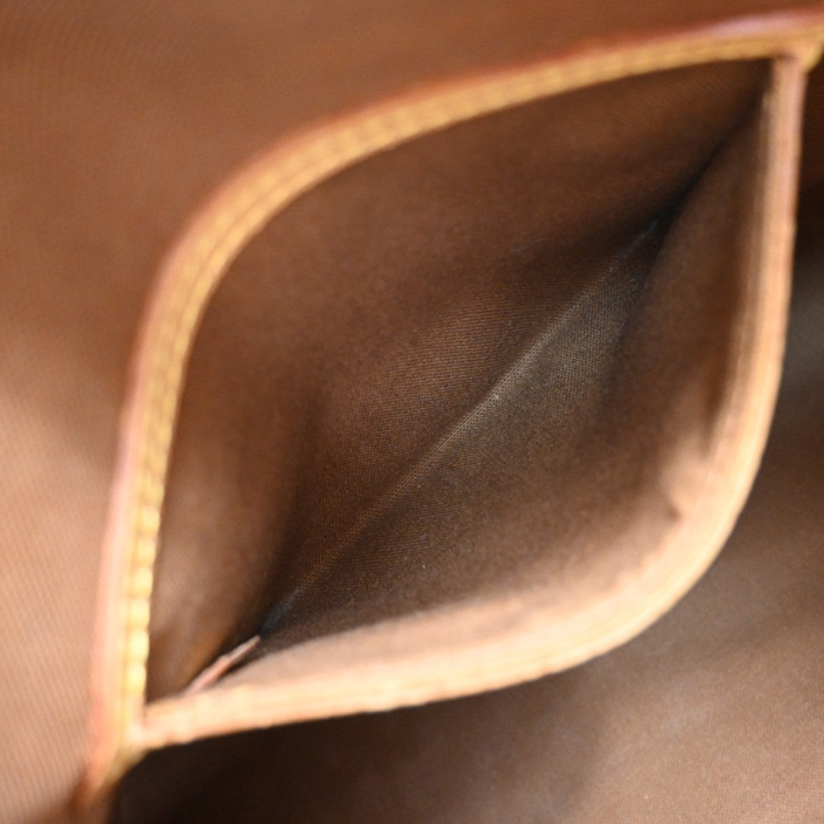 Louis Vuitton Alma Monogram Canvas Brown Canvas Handbag (Pre-Owned)