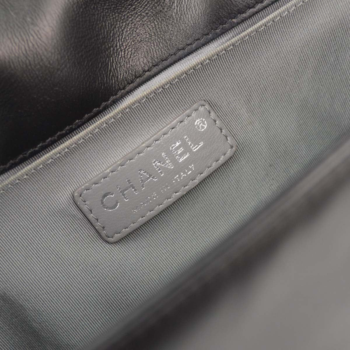 Chanel Boy Flap Quilted Lambskin Black Leather Handbag (Pre-Owned)